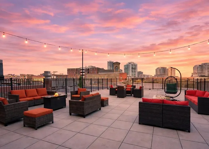 Stylish 2br With Optional Parking & Gym Access Near Lakefront, Shedd Aquarium And Mccormick Center Chicago